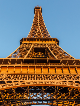 The Eiffel Tower Located On The Champ De Mars In Xg7rezv.png