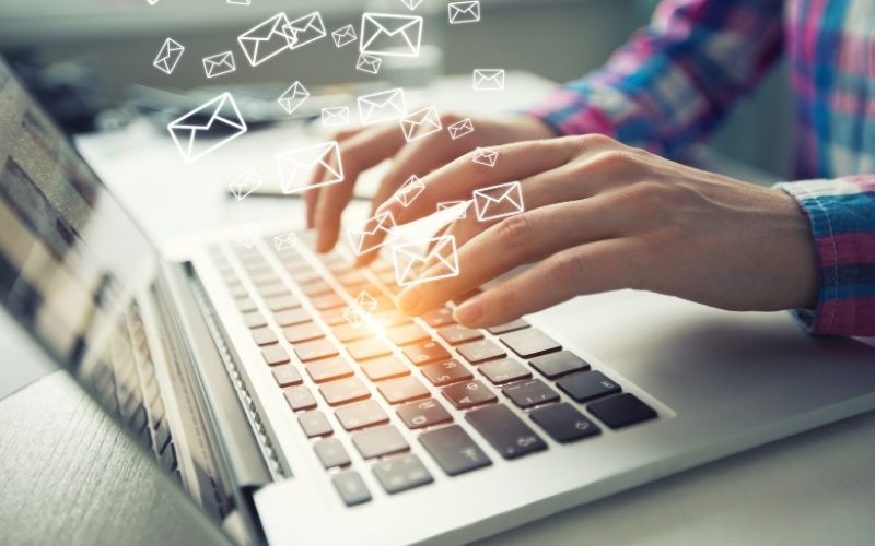 Testimonial qua email – Trầm lặng nhưng giá trị