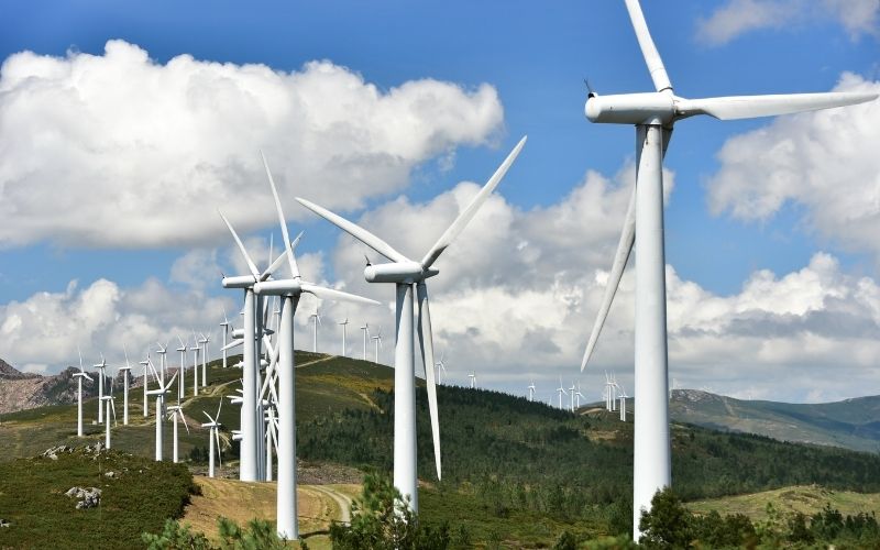 Công trình năng lượng tái tạo: điện gió, điện mặt trời