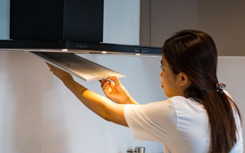 Lưu ý khi vệ sinh máy hút mùi